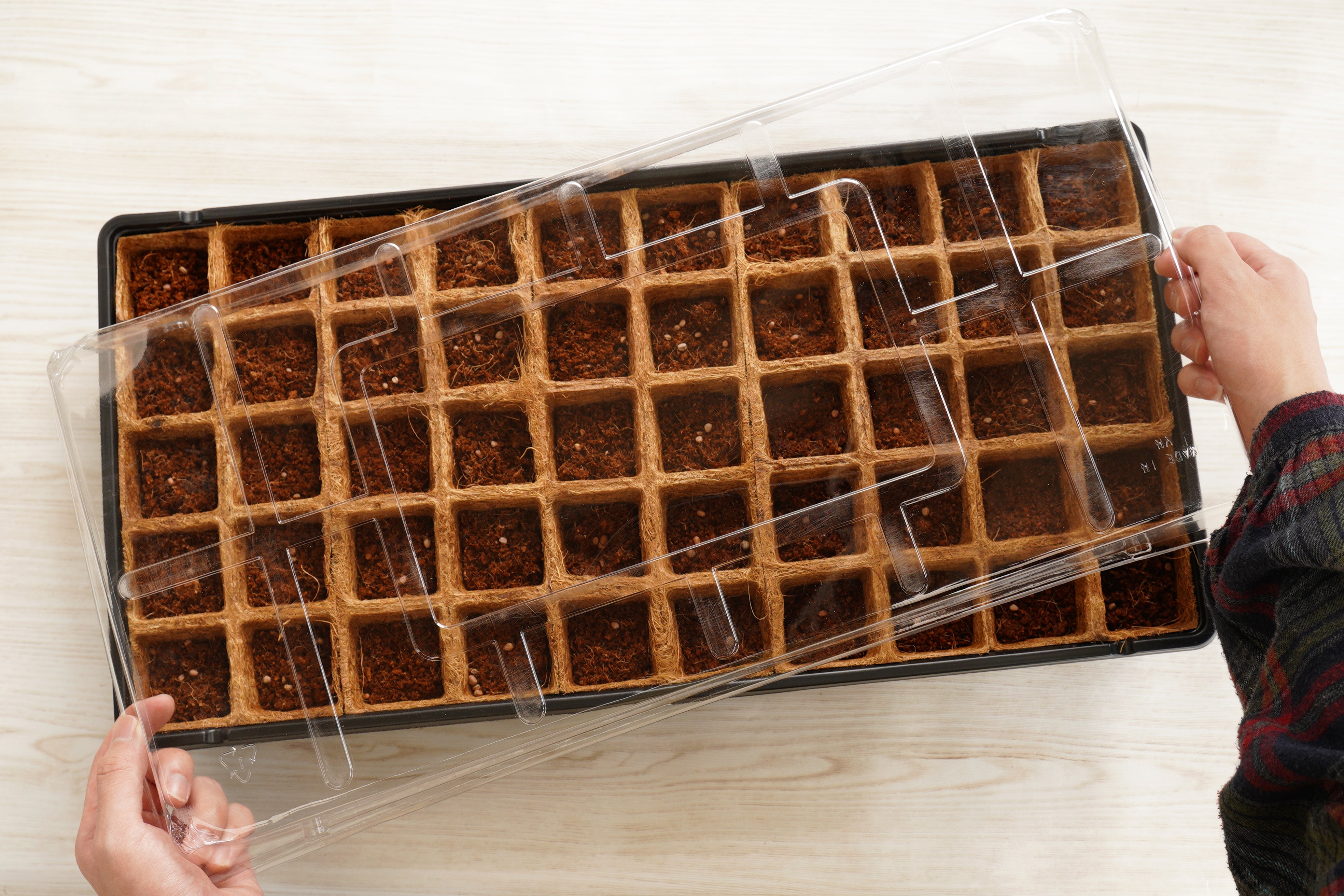 50 Pot Coconut Coir Pot Greenhouse Kit